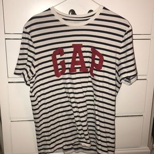 GAP T-shirt